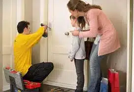 Apertura de puertas en Sants, Barcelona